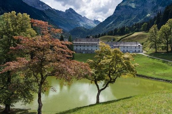 Découvrez les Meilleurs Campings en Haute Savoie avec Parc Aquatique pour des Vacances Inoubliables