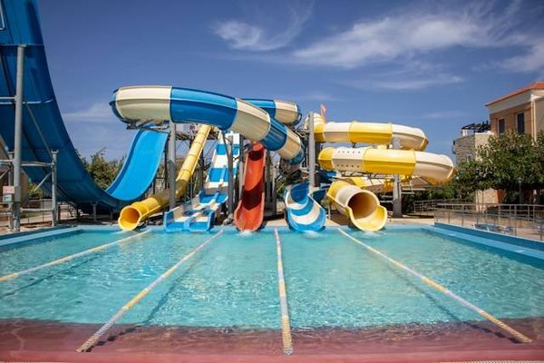Guide des campings avec toboggans aquatiques en Ardèche