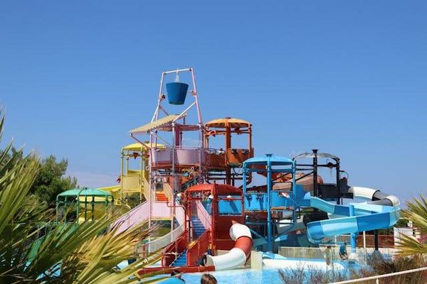 Plaisirs aquatiques dans un camping près de lyon